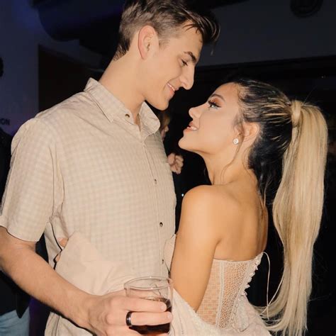 is gabi demartino married|YouTuber Gabi DeMartino and Collin Vogts。